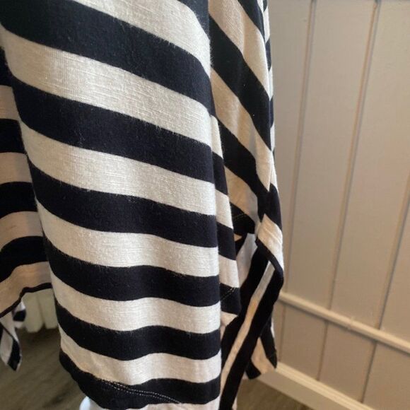 Chico’s Womens Black White Hi Low Tunic Top SZ 1 Chicos - Picture 4 of 10